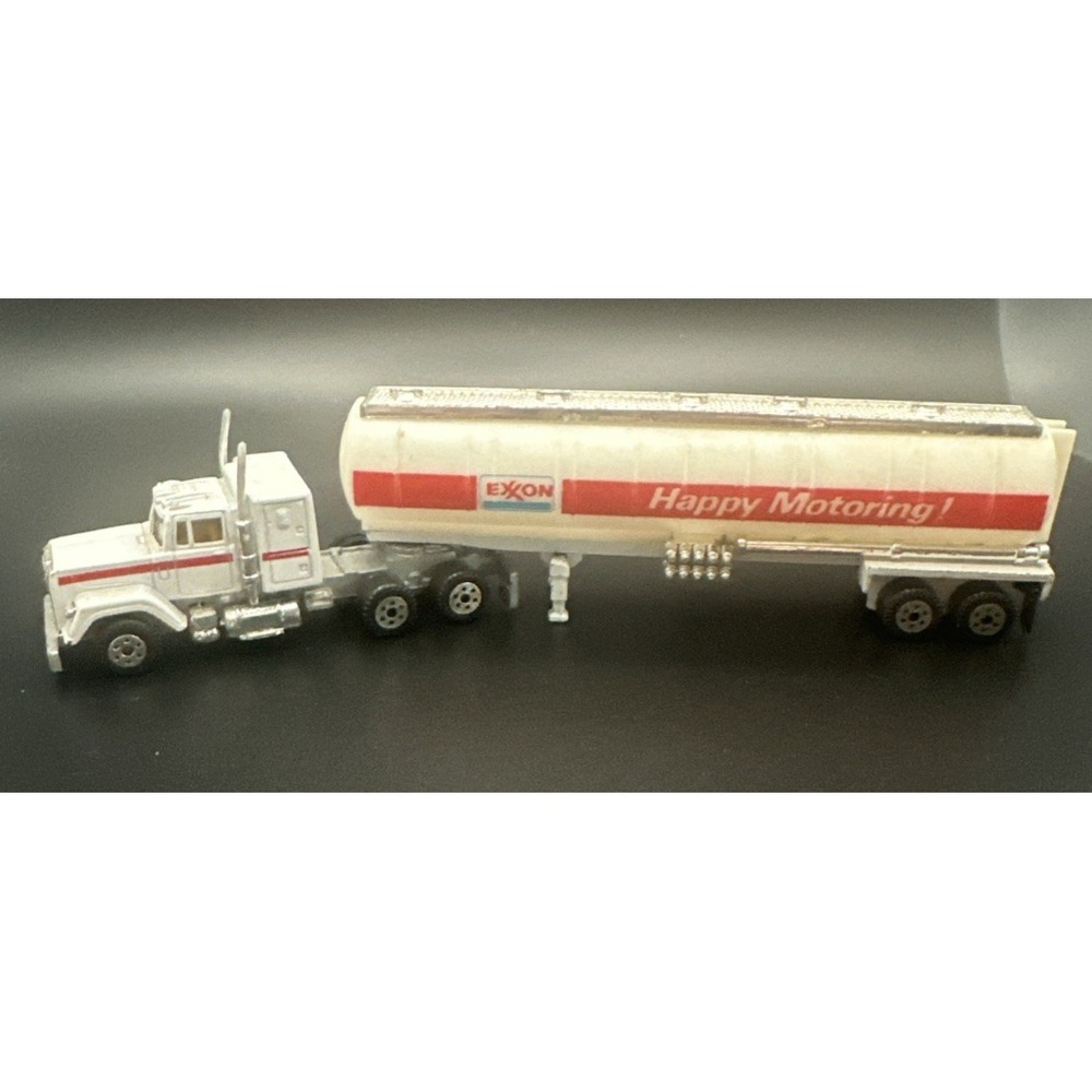 Road Champs 1982 Super-Liner Mack Semi Truck Exxon Happy Motoring Fuel Tanker
